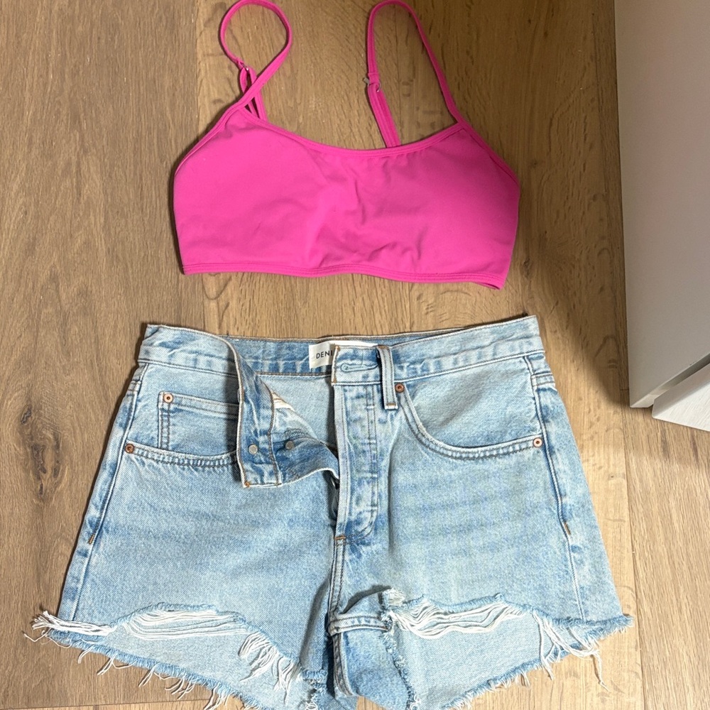 Denim Forum Shorts, EUC & IB apparel Bra Pink 
Shorts size 26
Bra size 6